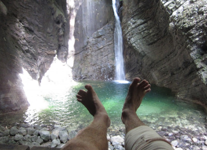 Slap Kozjak. V zadnjem Playboyu je reportaža o skokih vanj.