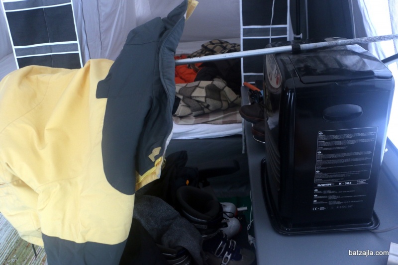 Improvizacija pri sušenju in gretju opreme.